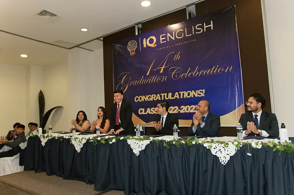 Evento De Gala Azul Y Oro IQ English Xalapa