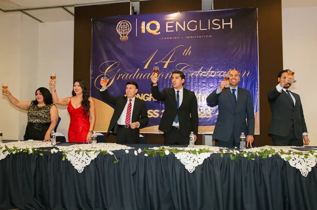 Evento De Gala Azul Y Oro IQ English Xalapa